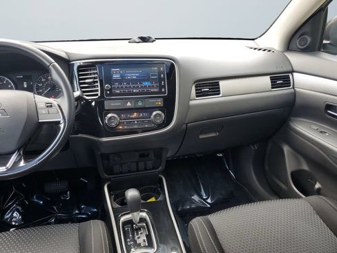 Used 2017 Mitsubishi Outlander SE AWD/4WD image 11