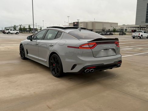 Used 2020 Kia Stinger GT1 RWD image 6