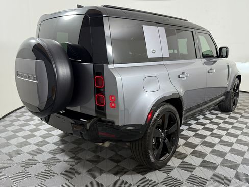 Used 2024 Land Rover Defender 110 X-Dynamic SE AWD/4WD image 9