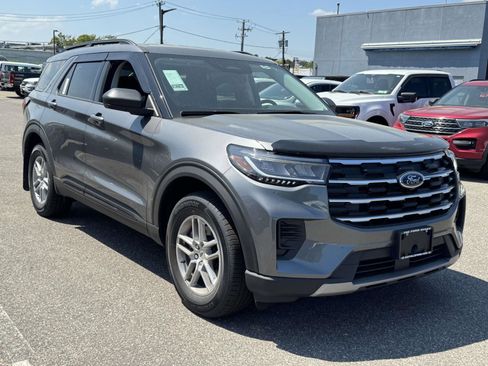 New 2026 Ford Explorer Active AWD/4WD image 2