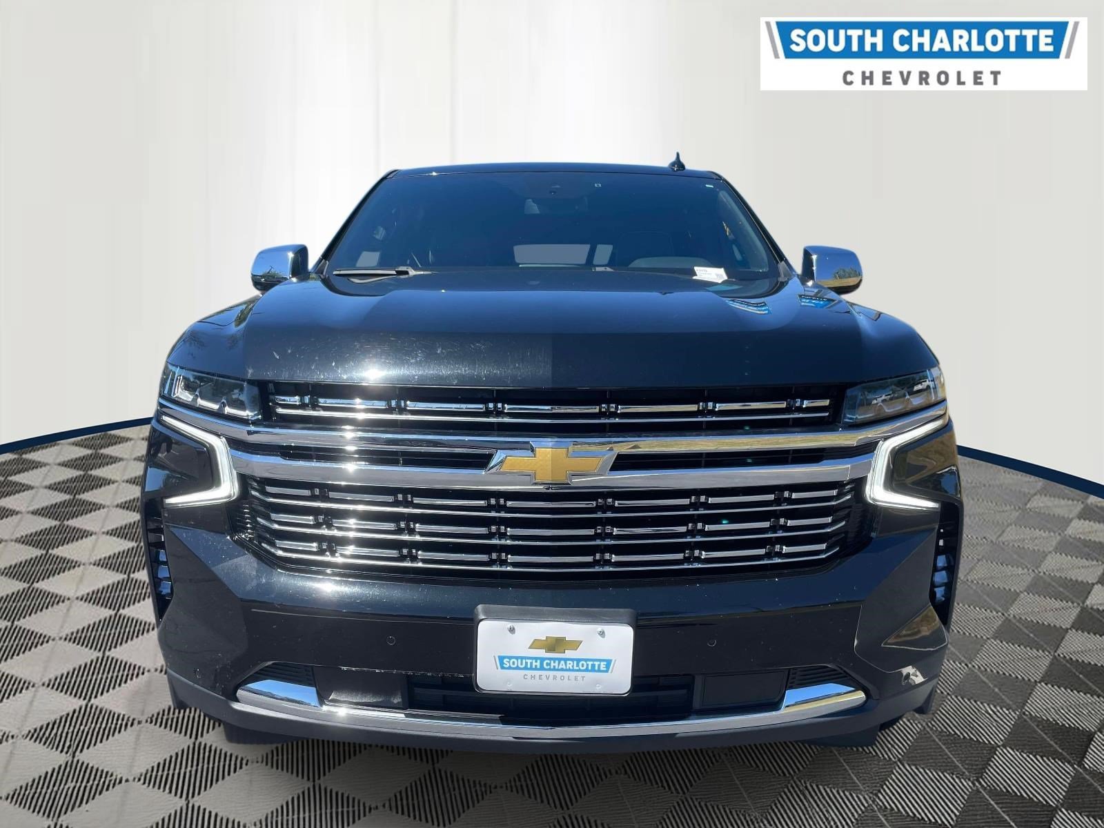 Used 2023 Chevrolet Tahoe Premier AWD/4WD image 2