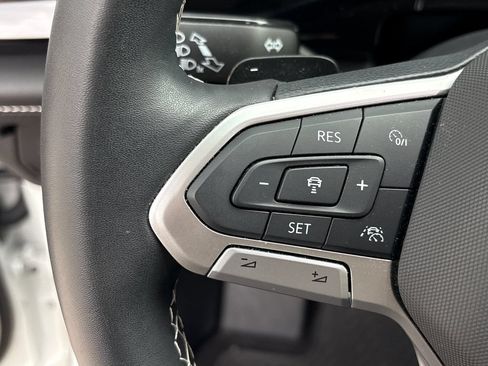 Used 2024 Volkswagen Atlas SE FWD image 16