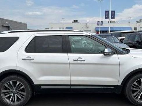 Certified 2018 Ford Explorer Platinum AWD/4WD image 5