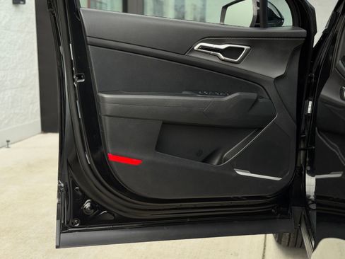 Used 2024 Kia Sportage LX image 12