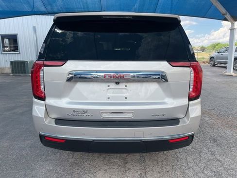 Used 2022 GMC Yukon XL SLT w/ SLT Premium Package RWD image 5