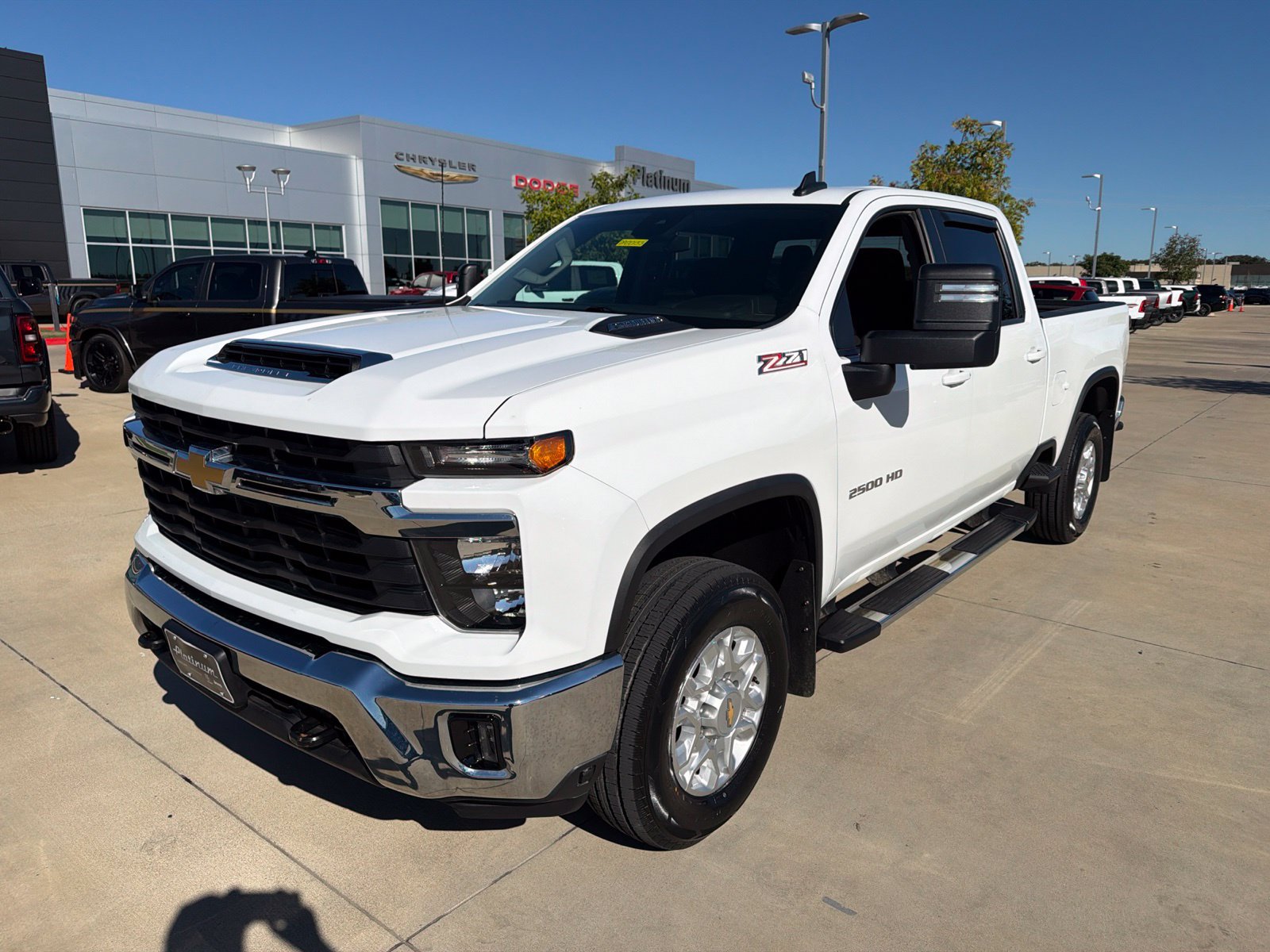 Used 2024 Chevrolet Silverado 2500 LT AWD/4WD image 9