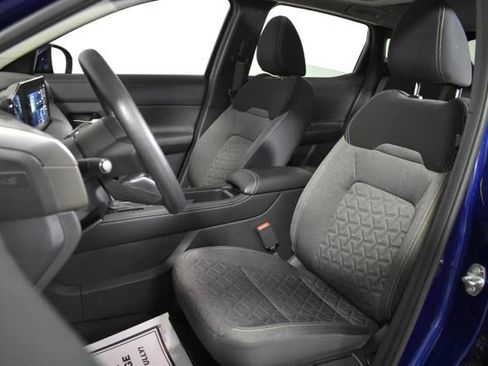 Used 2025 Nissan Kicks SV w/ SV Premium Package AWD/4WD image 9