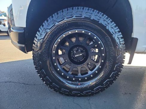 Used 2020 Chevrolet Silverado 1500 LT Trail Boss image 33