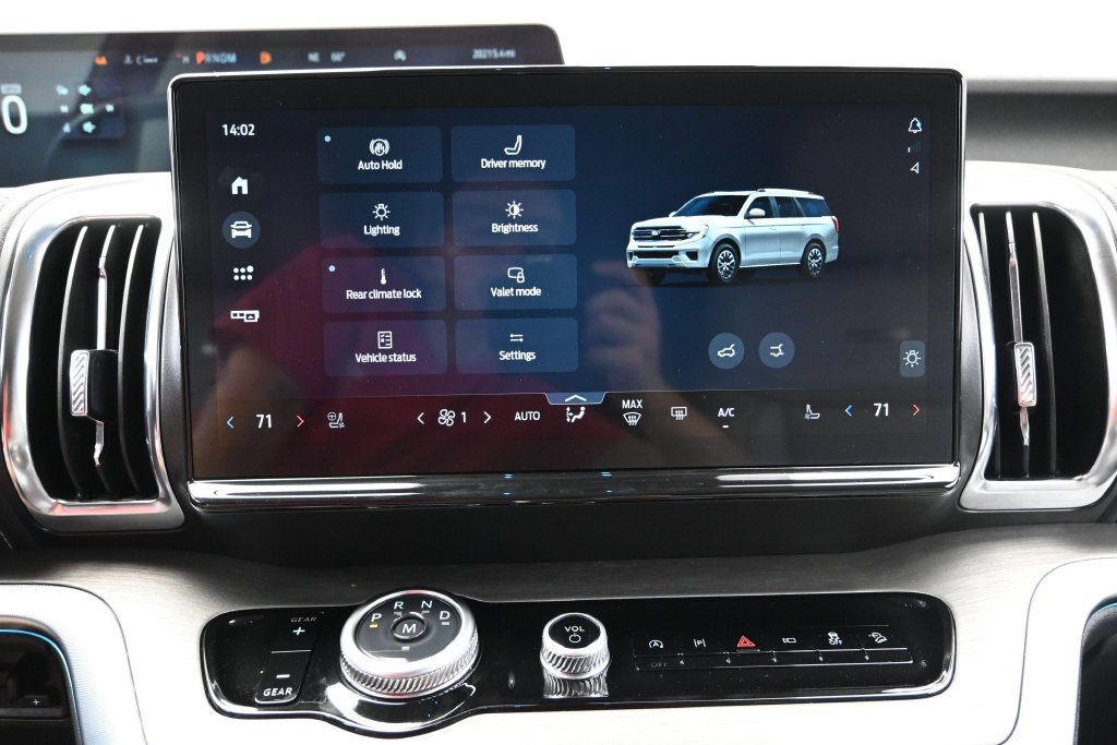 Used 2025 Ford Expedition Max Platinum AWD/4WD image 37