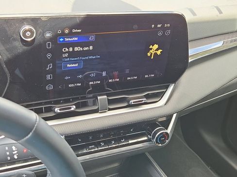 Used 2025 Chevrolet Equinox LT AWD/4WD image 19