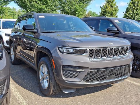 New 2025 Jeep Grand Cherokee Laredo X w/ Luxury Tech Group I image 3