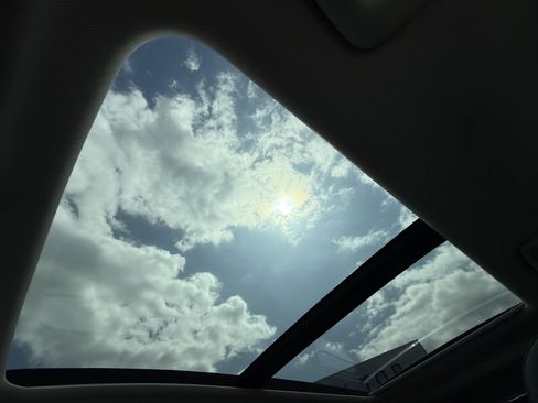 Used 2023 Kia Sorento S w/ Panoramic Sunroof Package FWD image 30