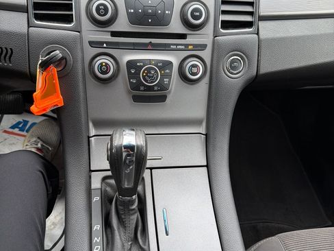Used 2013 Ford Taurus SEL FWD image 20