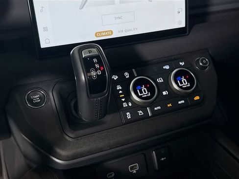 Certified 2023 Land Rover Defender 130 X-Dynamic SE AWD/4WD image 19