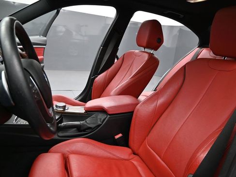 Used 2018 BMW 330i xDrive Sedan w/ Convenience Package image 15