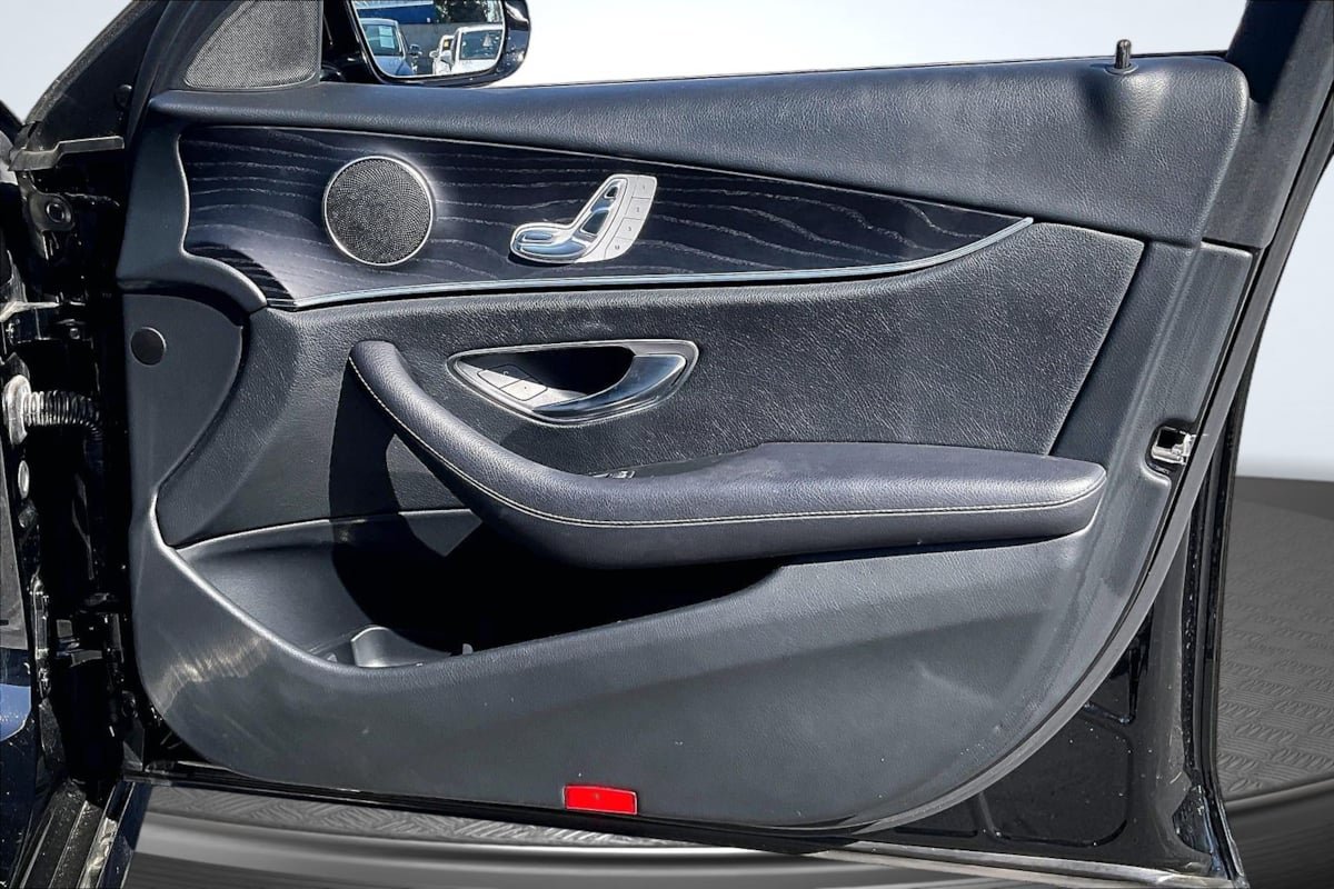 Used 2020 Mercedes-Benz E 350 Sedan image 24