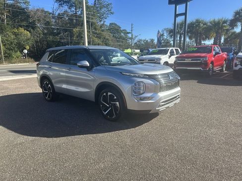 Used 2024 Mitsubishi Outlander SE image 10