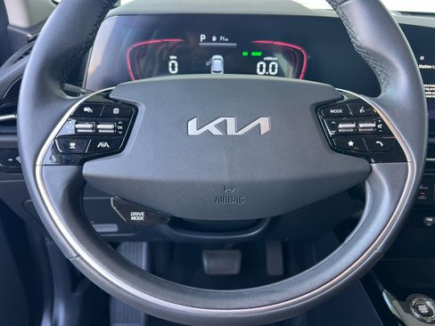 Used 2024 Kia Niro EX FWD image 24