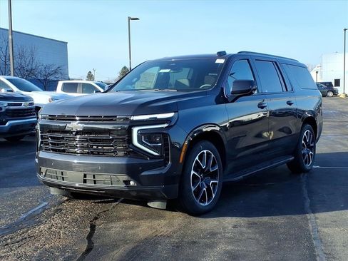 New 2026 Chevrolet Suburban RST w/ RST Capability Package image 2