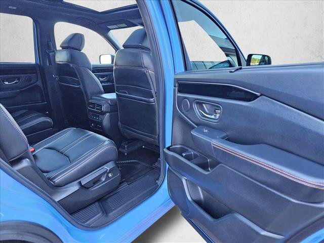 Used 2025 Honda Pilot TrailSport image 13