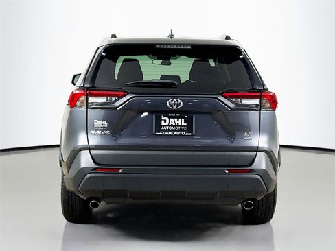 Used 2021 Toyota RAV4 LE image 12