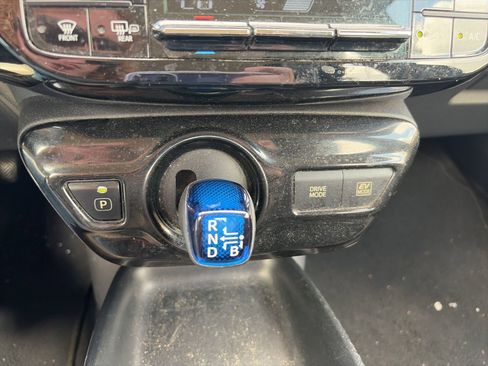 Used 2016 Toyota Prius Two image 17