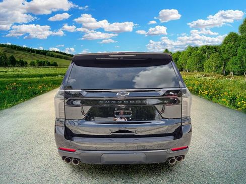 Used 2025 Chevrolet Suburban Z71 w/ Z71 Off-Road Package AWD/4WD image 5