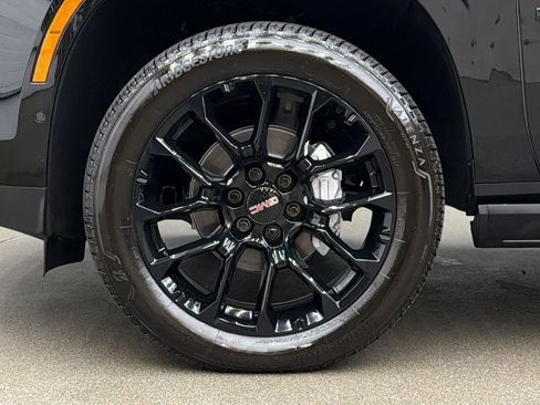 Used 2026 GMC Yukon XL Denali w/ Sun & Power Step Package AWD/4WD image 10