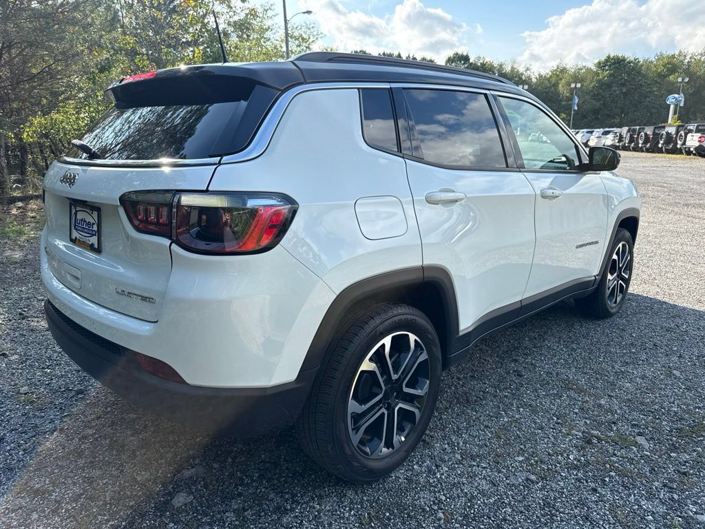 Used 2024 Jeep Compass Limited AWD/4WD image 7