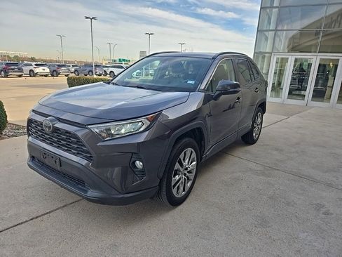 Used 2019 Toyota RAV4 XLE Premium image 1