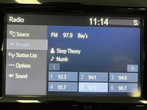 Used 2018 Toyota Camry LE FWD image 21