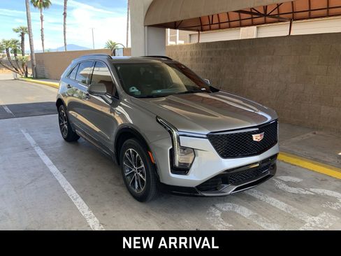 Used 2024 Cadillac XT4 Sport image 3