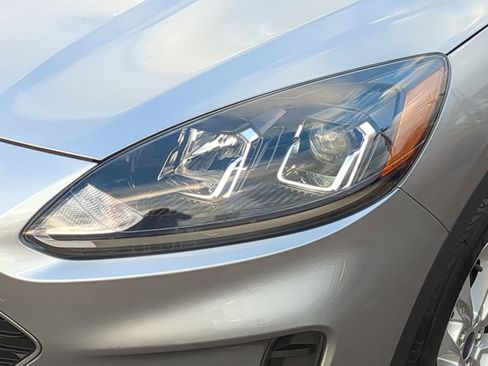 Used 2022 Ford Escape SE w/ Cold Weather Package image 14