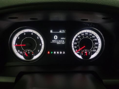 Used 2019 RAM 1500 Classic SLT image 23