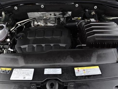 Used 2025 Volkswagen Atlas Peak Edition SE AWD/4WD image 27