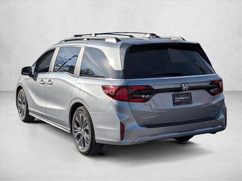 New 2026 Honda Odyssey Touring image 9