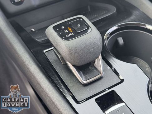 Used 2025 Nissan Rogue S image 29