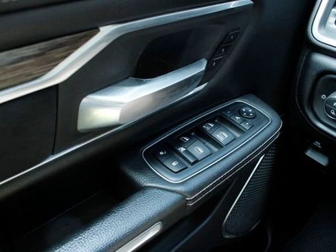 Used 2019 RAM 1500 Laramie AWD/4WD image 23