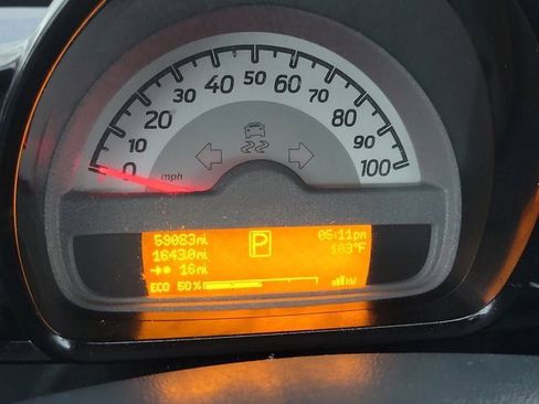 Used 2016 smart fortwo passion image 15