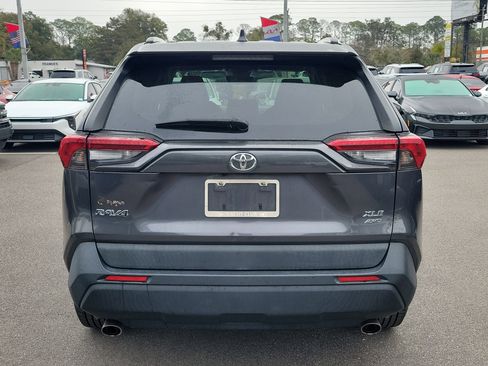 Used 2019 Toyota RAV4 XLE Premium image 5