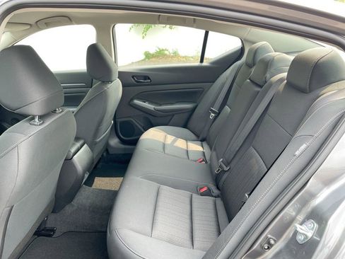 Used 2025 Nissan Altima 2.5 SV image 30