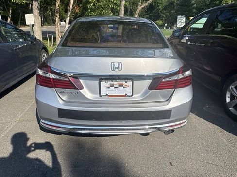 Used 2017 Honda Accord LX image 4