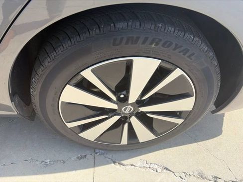 Used 2019 Nissan Altima 2.5 SV FWD image 12