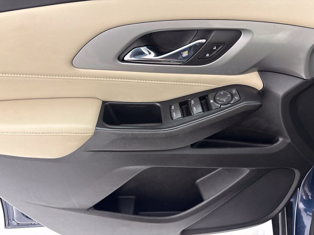 Used 2022 Chevrolet Traverse LS FWD image 31