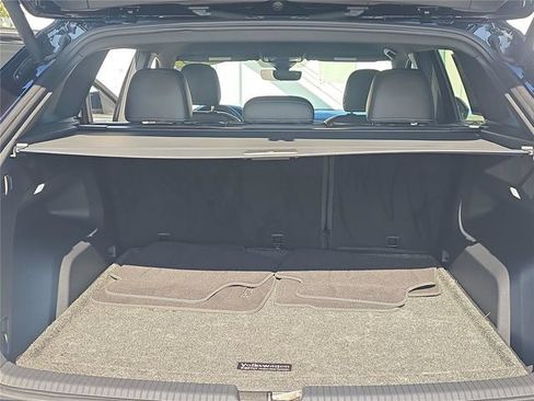 Used 2024 Volkswagen Atlas Cross Sport SE FWD image 27