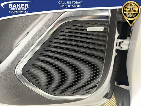 Used 2025 GMC Acadia Elevation image 24