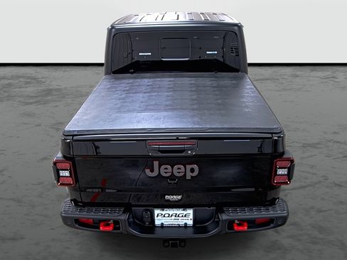 Used 2025 Jeep Gladiator Rubicon w/ Dual Top Group AWD/4WD image 3