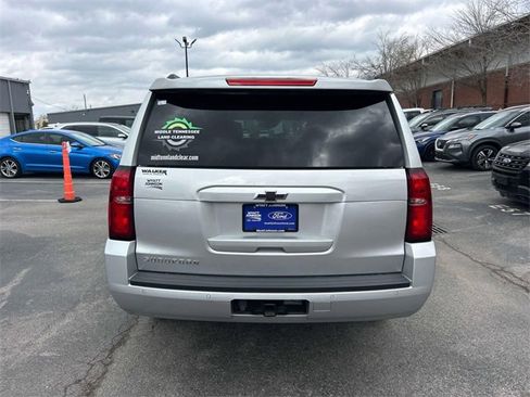Used 2019 Chevrolet Suburban LT image 4