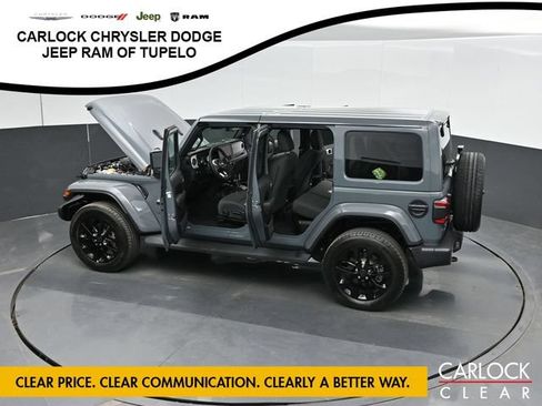 Used 2025 Jeep Wrangler Unlimited Sahara AWD/4WD image 50