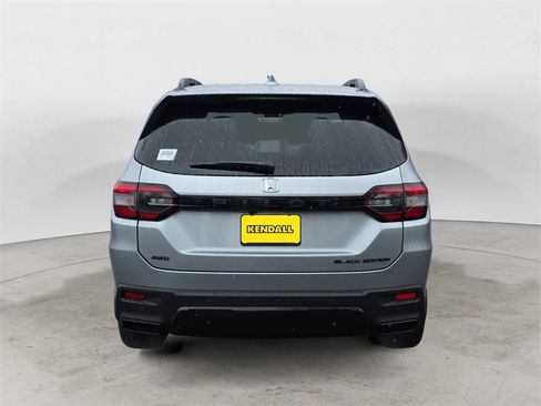 New 2026 Honda Pilot Black Edition image 4